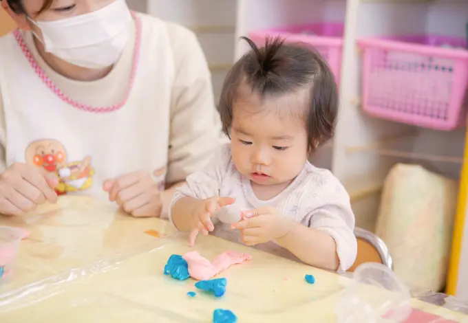 園の1日【0・1・2歳児（未満児）】⑤主活動・自由遊びイメージ写真